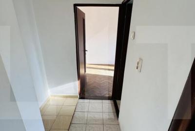 Apartament cu 3 camere decomandat în Micălaca - 2