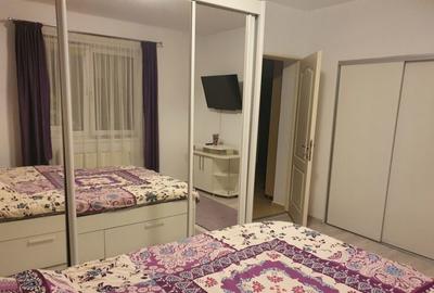 Apartament cu 3 camere decomandat în Crângași