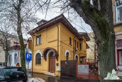 Casă individuală cu 7 camere cu Canalizare în Gara de Nord - 24