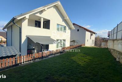 Casă cu 5 camere cu Teren 483 Mp în Jucu