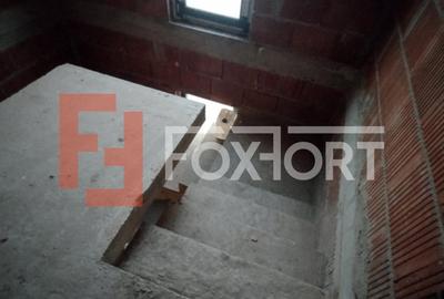 Duplex 5 camere, Becicherecu Mic - Garaj, terasa, Interior la Rosu - 24
