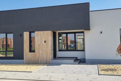 Casă individuală cu 4 camere cu Canalizare în Domnești - 1