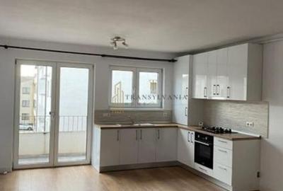 Apartament cu 3 camere semidecomandat, mobilat în Central - 1