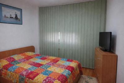 Apartament cu 3 camere semidecomandat, mobilat în 13 Septembrie - 5