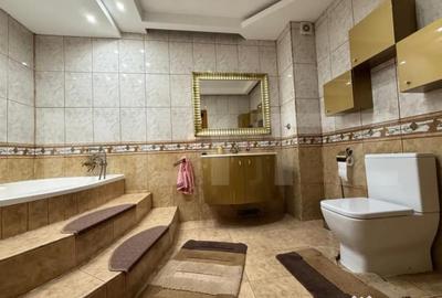 Casă cu 10 camere cu Teren 908 Mp în Central - 11