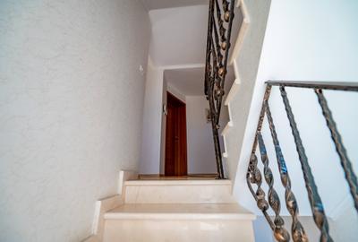 Exclusivitate, Poiana-Centru, P+1, 1640mp teren, 450mp SU, mobilata,utilata - 42