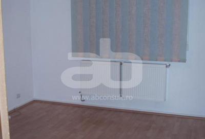 Casă cu 5 camere cu Teren 250 Mp în Splaiul Unirii - 2