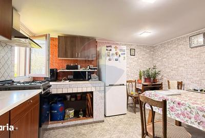 Casă cu 7 camere cu Teren 1592 Mp în Periș - 16