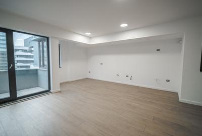 Apartament cu 4 camere decomandat în Pipera