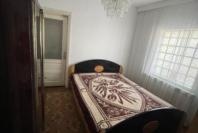 Casă cu Teren 200 Mp în Central - 2