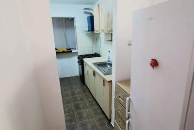 Apartament cu 3 camere semidecomandat în Calarași 4 - 1