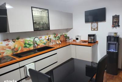 Apartament cu 4 camere în Tei