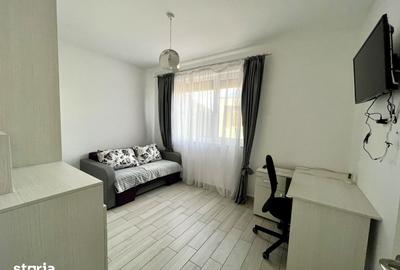 Apartament cu 3 camere semidecomandat în Est