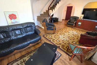 Apartament cu 4 camere decomandat în Cetate