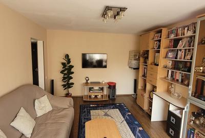 Apartament cu 3 camere decomandat, mobilat în CET - 2