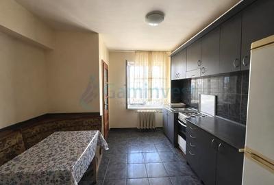 Apartament cu 4 camere decomandat, mobilat în Sânmartin