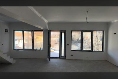 Casă cu 4 camere cu Teren 463 Mp în Costești - 6