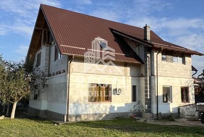 Casa spa?ioasa de vanzare in Ru?i pentru locuin?a sau investitie - 3
