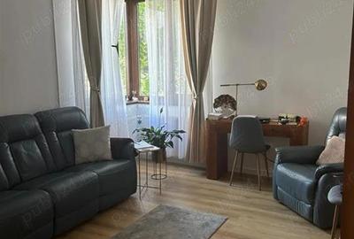 Apartament cu 3 camere semidecomandat, mobilat în Armeneasca - 2
