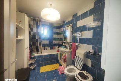 Casă cu 6 camere cu Teren 400 Mp în Podari - 11