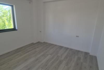 Apartament cu 3 camere semidecomandat în Tunari - 9