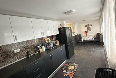 Apartament cu 4 camere decomandat în Central - 8