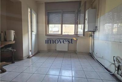Apartament cu 3 camere semidecomandat în Micro 16 - 7