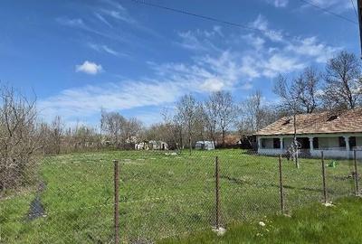 Casă cu Teren 1550 Mp în Ștorobăneasa - 2
