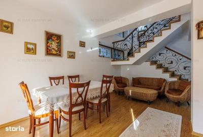 Casă cu 7 camere cu Teren 473 Mp în Central - 13