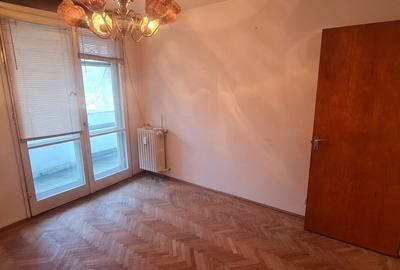 Apartament cu 3 camere semidecomandat în Titan - 2