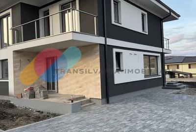 Casă individuală cu 4 camere cu Canalizare în Chinteni