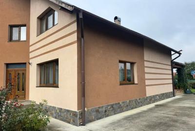 Casă cu 5 camere cu Teren 1000 Mp în Săsar - 8