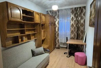 Apartament cu 3 camere semidecomandat în Central - 5
