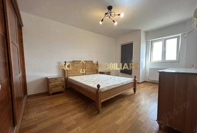 Apartament cu 3 camere decomandat, mobilat în Văcăresti