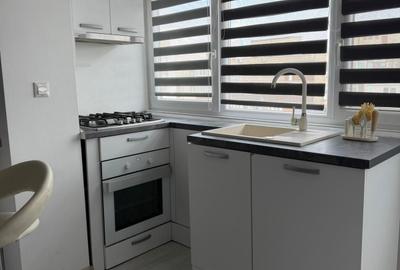 Apartament cu 3 camere decomandat în Țânțăreni - 2