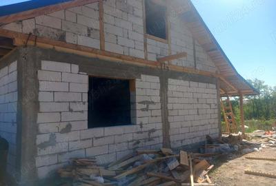 Case la Ro?u sau la Cheie - 2