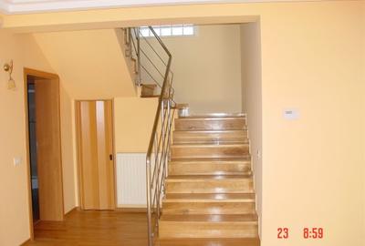 NOU! Vila EXCLUSIVISTA, 5 camere, curte GENEROASA,COMISION 0 - 5