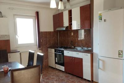 Apartament cu 2 camere, decomandat, Cetate-Mercur - 1