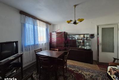 Apartament cu 3 camere semidecomandat în Micro 1 - 7