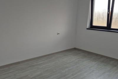 Casă cu 3 camere în Ciurbești - 2