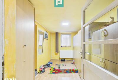 Casă cu 4 camere cu Teren 2812 Mp în Olari - 1