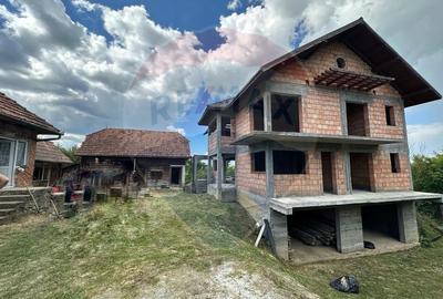 CASA cu PRIVELISTE- Somcuta