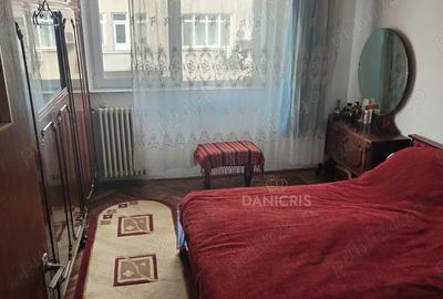 Apartament cu 3 camere decomandat în Central - 1