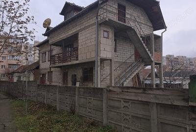 Casă cu 6 camere în Central - 17