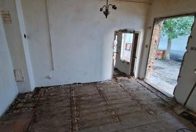 Casă cu 4 camere cu Teren 128 Mp în Central - 2