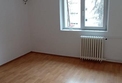 Apartament cu 2 camere decomandat în Dorobanți