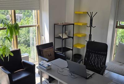Spațiu comercial, de 100 mp, în Central - 7