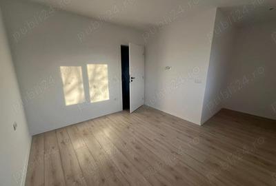 Casă cu 3 camere cu Teren 180 Mp în Aeroport