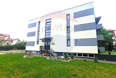 DE VANZARE - Apartament 3 camere, decomandat, Str. Victoriei - 8