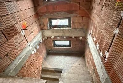 Casă cu 6 camere cu Teren 627 Mp în Central - 10